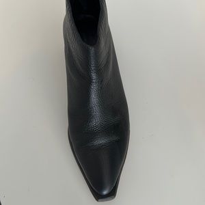 Wal and Pai ankle boots size 37